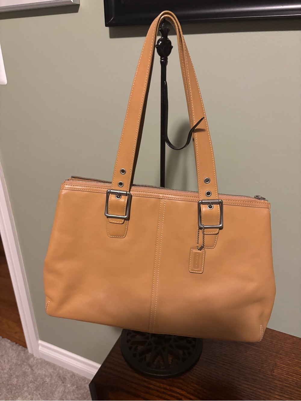 Classic Tan Leather Shoulder Tote - Women's Bag